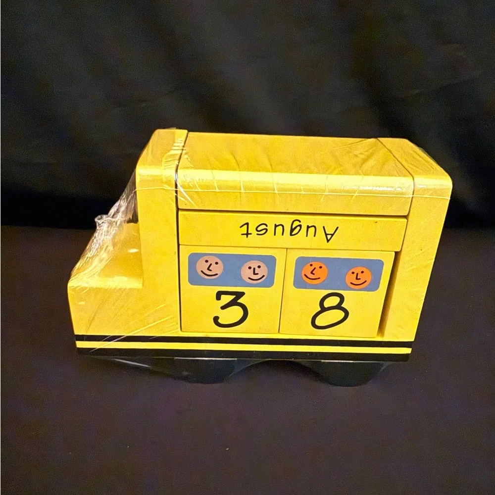Evergreen Quotations Inc. Wooden School Bus Desk Calendar New In Packaging